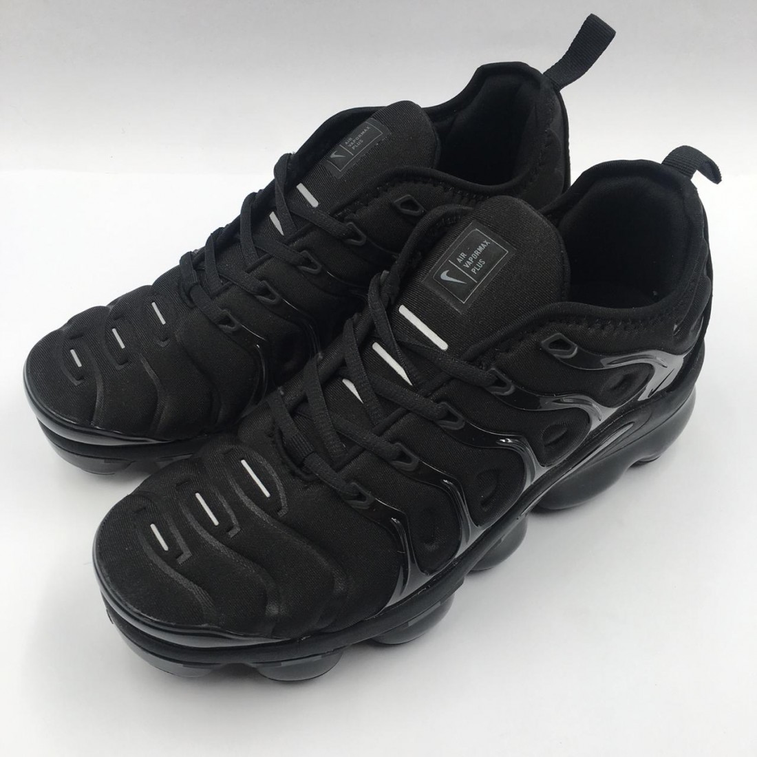 nike vapormax plus triple black size 7
